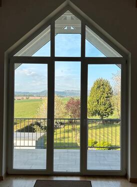 Foto - 105 m2, DG, 45 m2 , WoEssZi,Büro, SchlZi, Bad, Küche, Balkon