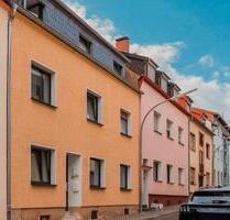 Schöne 2-3-Zimmer-Dachgeschosswohnung in Saarbrücken Schöne 2-3-Zimmer-Dachgeschosswohnung in Saarbrücken