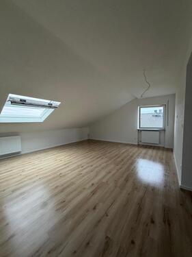 Foto - 3 Zimmer Dachgeschoßwohnung zur Miete in Sinsheim