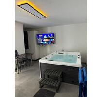 Ferienwohnung mit Whirlpool, Fasssauna, Massagesessel und Garten - Medebach