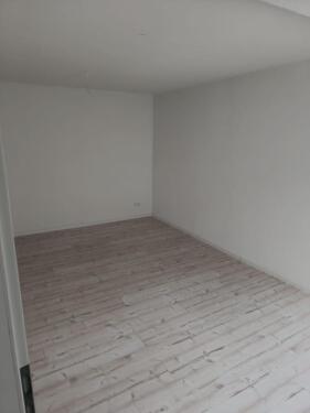 Foto - Frisch renovierte 3-Zimmer-Wohnung mit 2 Balkonen in Eschhofen