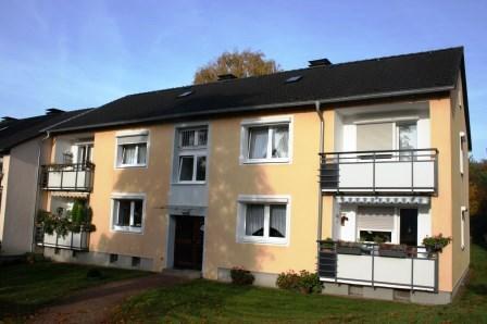 Foto - Bei VIVAWEST die Sonnenstrahlen auf dem eigenen Balkon genießen.