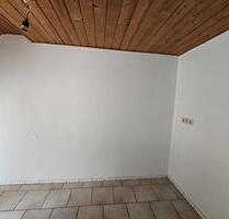Helle 2,5-Zimmer Dachgeschosswohnung in Weißenfels