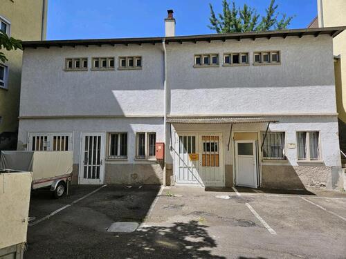 Foto - In Pforzheim Zwei Doppelhaushälften mit vielseitigem Potenzial