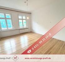 Trier: Stilvolle 100 m² Altbauwohnung mit hohen Decken und Holzdielen in zentraler Lage Trier: Stilvolle 100 m² Altbauwohnung mit hohen Decken und Holzdielen in zentraler Lage