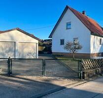 Kleines Haus mit großem Garten in Dietenheim