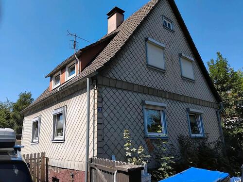 Foto - Einfamilienhaus mit 2 Garagen & Garten