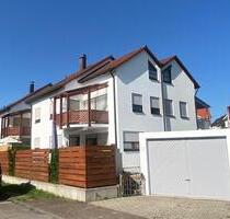 Großzügiges Reiheneckhaus mit Garten und Garagen - Schorndorf
