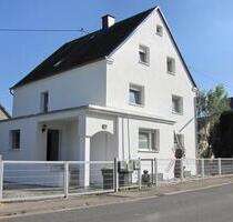 Solides 3 Familienhaus mit einer Halle in 56858 Löffelscheid - Peterswald-Löffelscheid