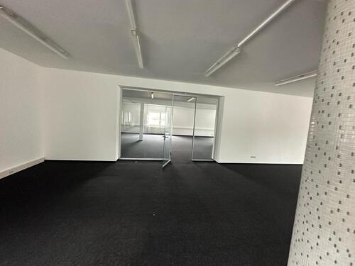 Foto - Großer Raum im Erdgeschoss zu vermieten – 160 m²