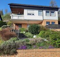 6-Zimmer Haus mit Garagen und Schwimmbad in Top Lage - Höxter