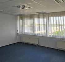 Büroraum zu vermieten 30m² - 445,00 EUR Kaltmiete, in Mörfelden-Walldorf (PLZ: 64546)