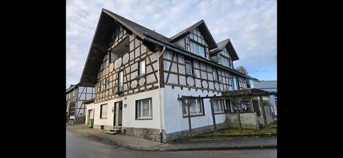 Foto - 8 Zimmer Mehrfamilienhaus, Wohnhaus zum Kaufen in Willingen (Upland)
