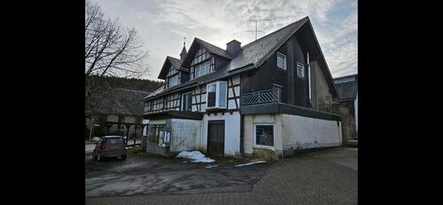 Foto - 8 Zimmer Mehrfamilienhaus, Wohnhaus in Willingen (Upland)