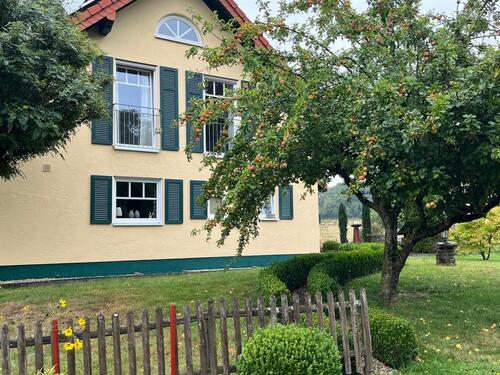 Foto - Sehr gepflegtes Einfamilienhaus mit Doppelgarage