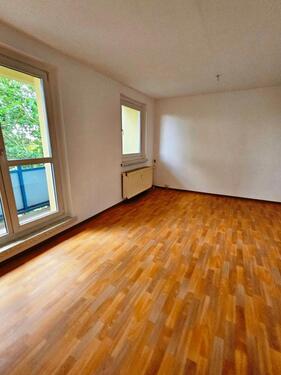 Foto - Frisch renovierte 48 qm-große Wohnung für 700 EUR Warmmiete