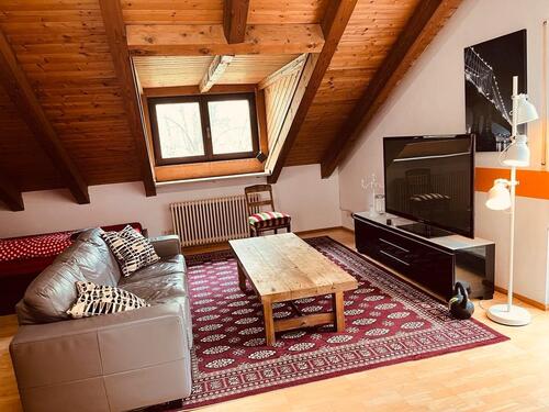 Foto - Helles, geräumiges Dachgeschoss zu vermieten Nähe BMW