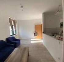 Teil-möblierte Wohnung in zentraler Top-Lage zu vermieten - Zwickau