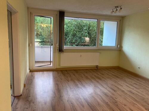 Foto - Renovierte EG Wohnung, 4 Zimmer, 2 Balkone, EBK, Gäste-WC