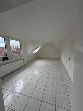 Foto - 2.5 Zimmer Dachgeschoßwohnung zur Miete in Duisburg