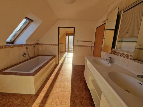 Foto - Ein Haus im Haus mit viel Raum für große Familie