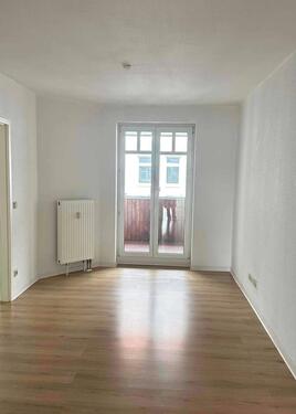 Foto - Gepflegte 2-Zimmer Wohnung mit Einbauküche und Balkon von privat