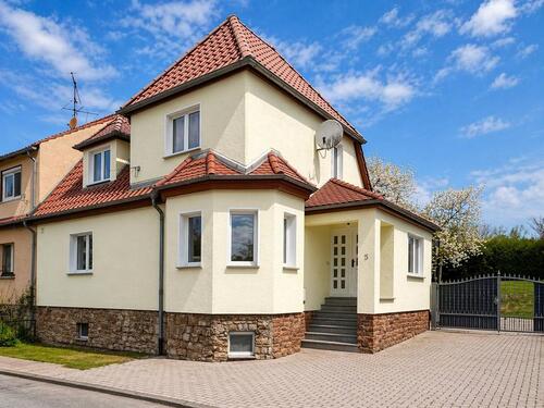 Foto - Einziehen statt renovieren! Sofort bezugsfertiges Haus mit Garten