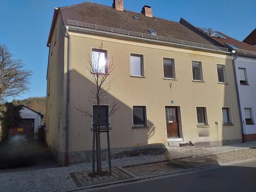Foto - 2-Familien-Haus mit großem Garten u. Nebengebäude- Sanierungsbed.