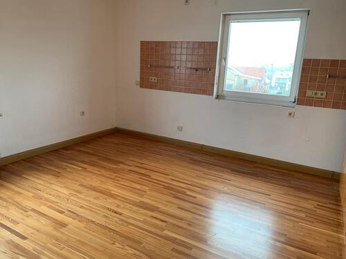 Foto - Große helle 2,5 Zimmer Wohnung, Balkon und Garten, 89 m2, 1. OG