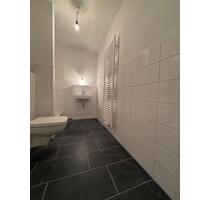 Familienwohnung: 4-Zimmer Wohnung mit brandneuem Badezimmer (WBS) - Dortmund Huckarde