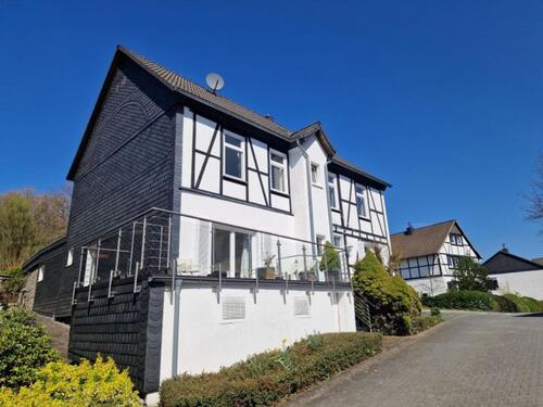 Foto - 7 Zimmer Einfamilienhaus zum Kaufen in Engelskirchen