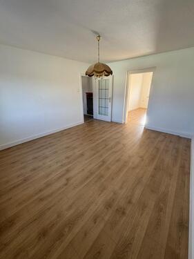 Foto - Renovierte 3-Raum Wohnung - 420,00&nbsp;EUR Kaltmiete, ca.&nbsp; 63,00&nbsp;m&sup2;