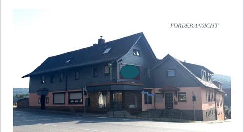 Foto - Großes Haus mit Gewerbe & Wohnungen zu verkaufen