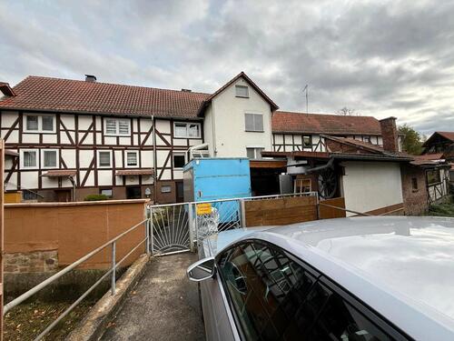 Foto - 11 Zimmer Mehrfamilienhaus, Wohnhaus zum Kaufen in Körle
