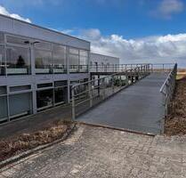 Büroflächen zu VERMIETEN - 5,00&nbsp;EUR Kaltmiete, ca.&nbsp; 5,00&nbsp;m&sup2; in Neubrandenburg (PLZ: 17034) Datzeberg