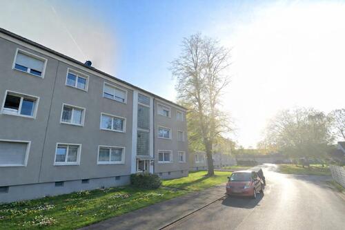 Foto - Helle 3-Zimmer Wohnung im 2. OG mit Balkon in Duisburg-Hochemmeri