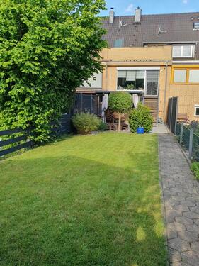 Foto - Modern saniertes Reihenmittelhaus mit Sauna, Dachterrasse, Garten