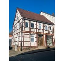 Einzugsfertiges ! Wohnhaus mit Gewerbe,Lager (sep.Eingang),Garage - Bad Arolsen