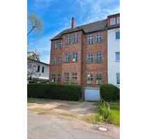 Sanierungsbedürftiges Mehrfamilienhaus, Innenstadt von Eisenach