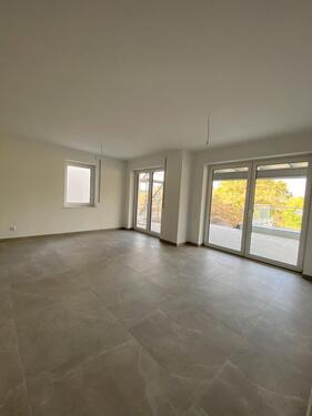 Foto - Traumhafte 4-Zi-Wohnung, Einbauküche, überdachte Terrasse, 2 Tiefgaragenstellplätze