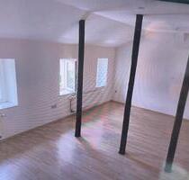 Dachgeschosswohnung in schöner, gepflegter Lage SONDERSHAUSEN,