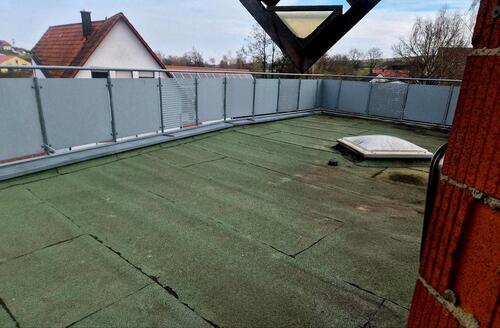 Foto - Großes Wohnhaus mit angrenzendem Gewerbeteil in Kleineibstadt