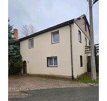 Großes Einfamilienhaus - 85.000,00&nbsp;EUR Kaufpreis, ca.&nbsp; 200,00&nbsp;m&sup2; in Bucha (PLZ: 07751)