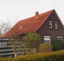 Haus + Einliegerwohnung mit viel Potential auf großem Grundstück - Norden