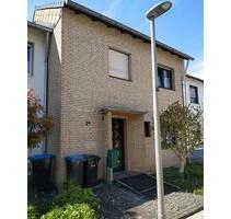 Reihenmittelhaus mit ausbaufähigem Dachgeschoss in ruhiger Lage - Köln Heimersdorf
