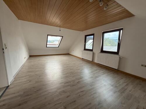 Foto - Helle 2-Zimmer Dachgeschosswohnung in ruhiger Lage