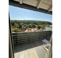 Geschmackvolle Wohnung im 1.OG mit drei Zimmern und Balkon - Stuttgart Hedelfingen