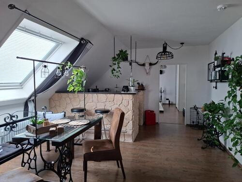 Foto - Schöne stilvolle Eigentumswohnung im DG, 3 Zi., Balkon, Garage