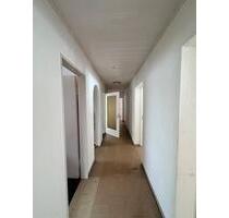 Attraktive 4-Zimmer-Wohnung mit Balkon, Terrasse, Garten & Garage - Bad Urach