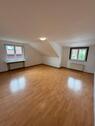 Foto - Große 4 Zimmer Wohnung mit EBK, Garage und Keller. Zentrale Lage.